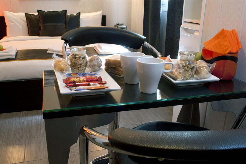 Hostal Oxum Madrid Room photo