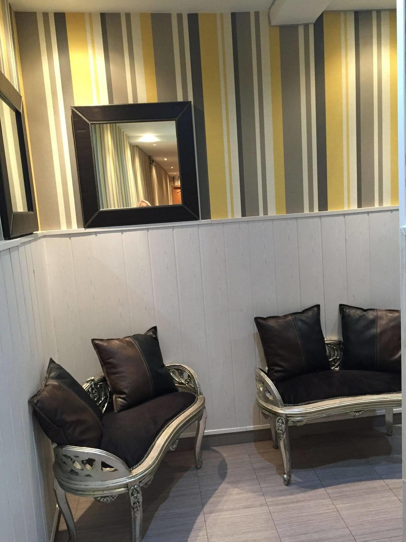 Hostal Oxum Madrid Exterior photo