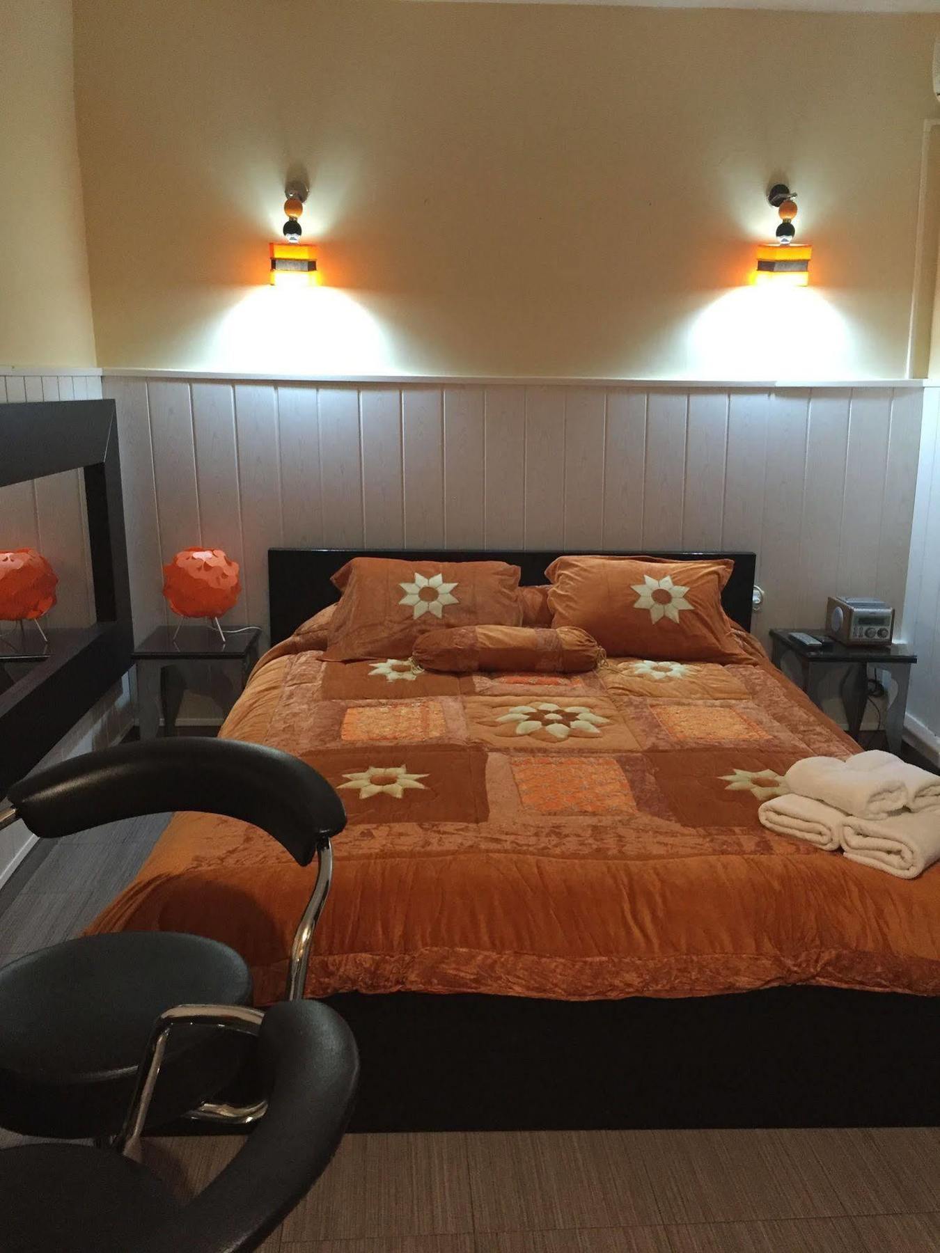 Hostal Oxum Madrid Exterior photo