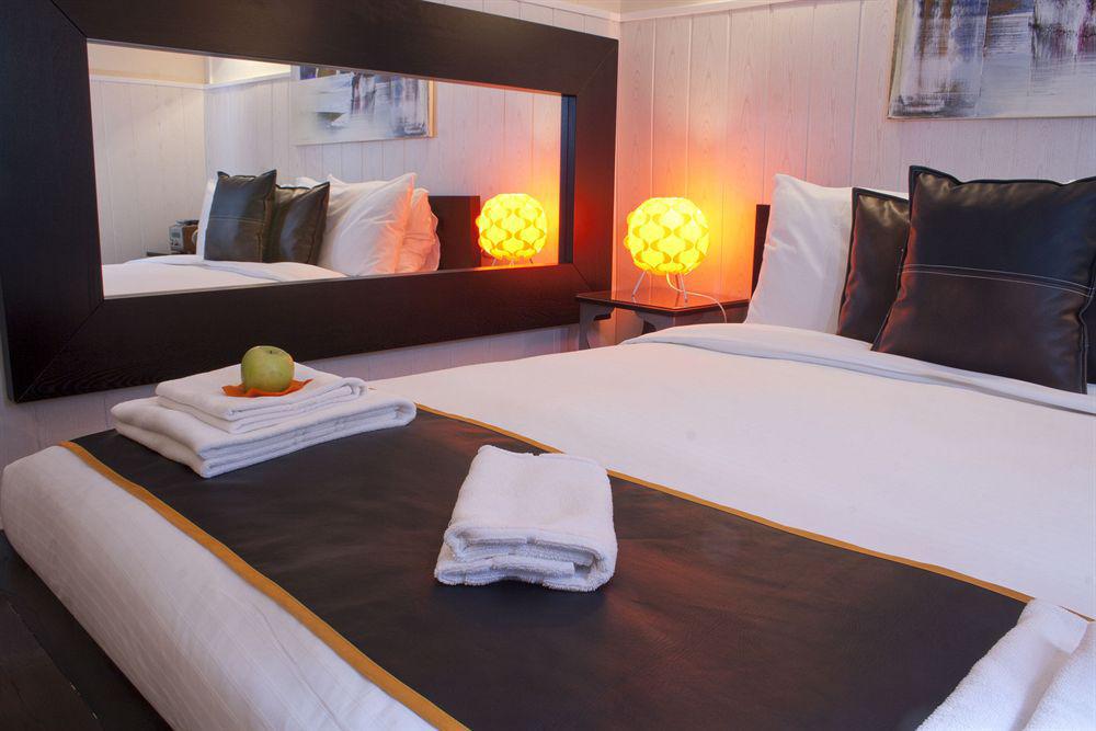 Hostal Oxum Madrid Exterior photo